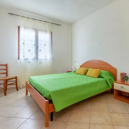 Rosanna Apartment
